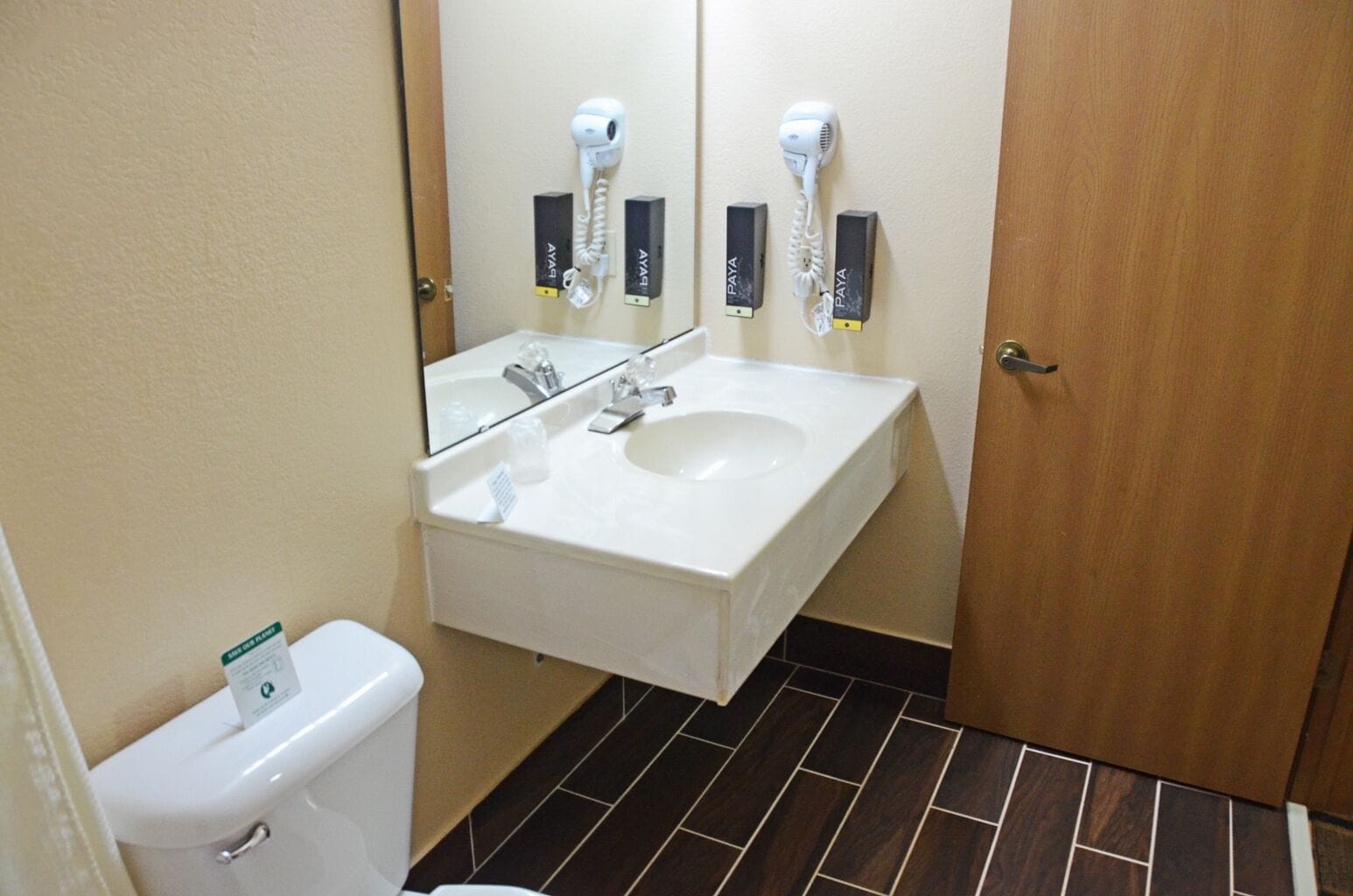 combined shower/bathtub, eco-friendly toiletries, hair dryer, towels