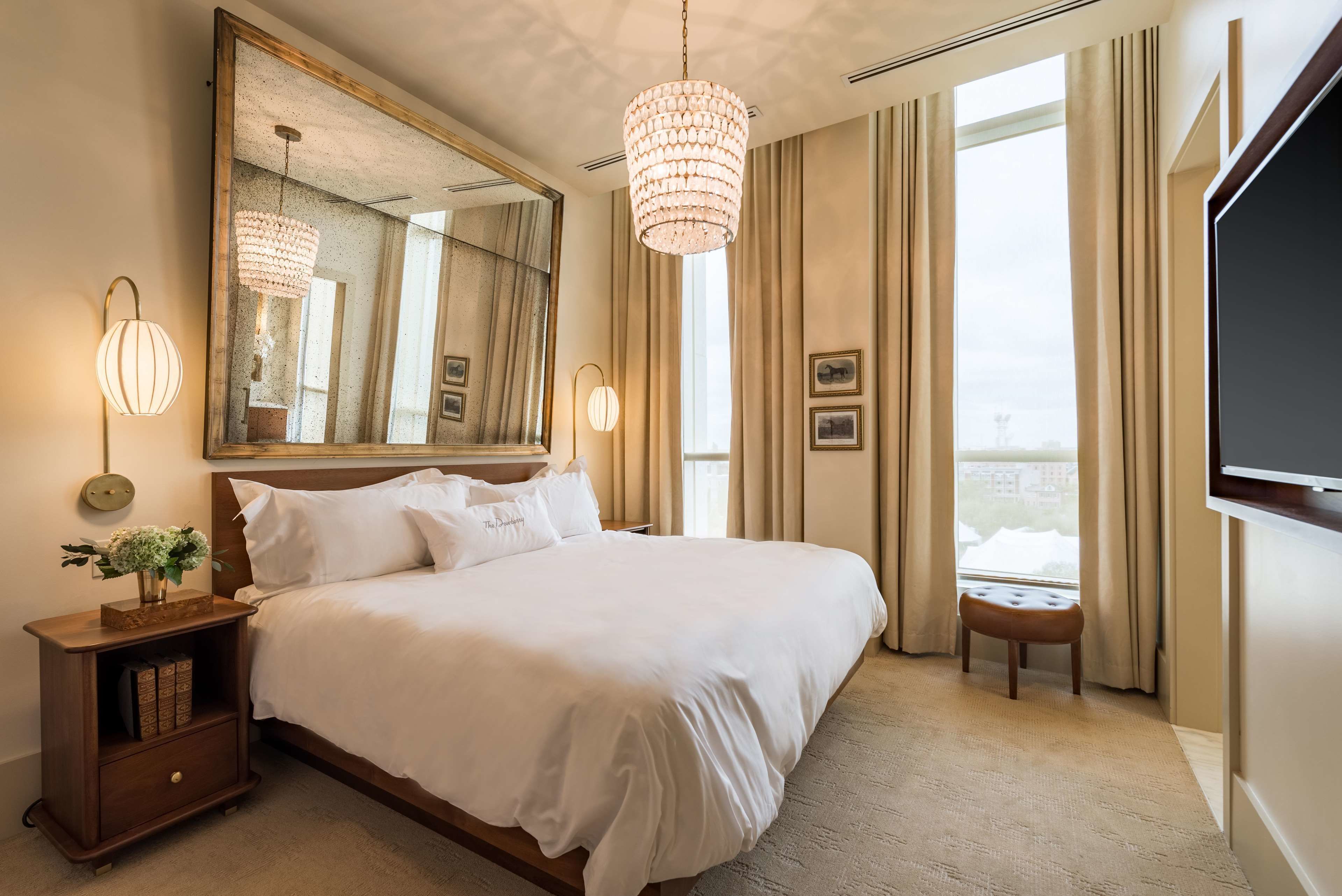 suite, 1 bedroom | 1 bedroom, premium bedding, minibar, in-room safe