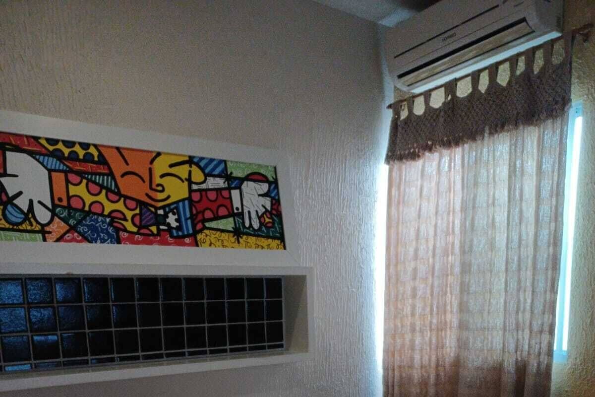 Minibar, decoración personalizada y ropa de cama 