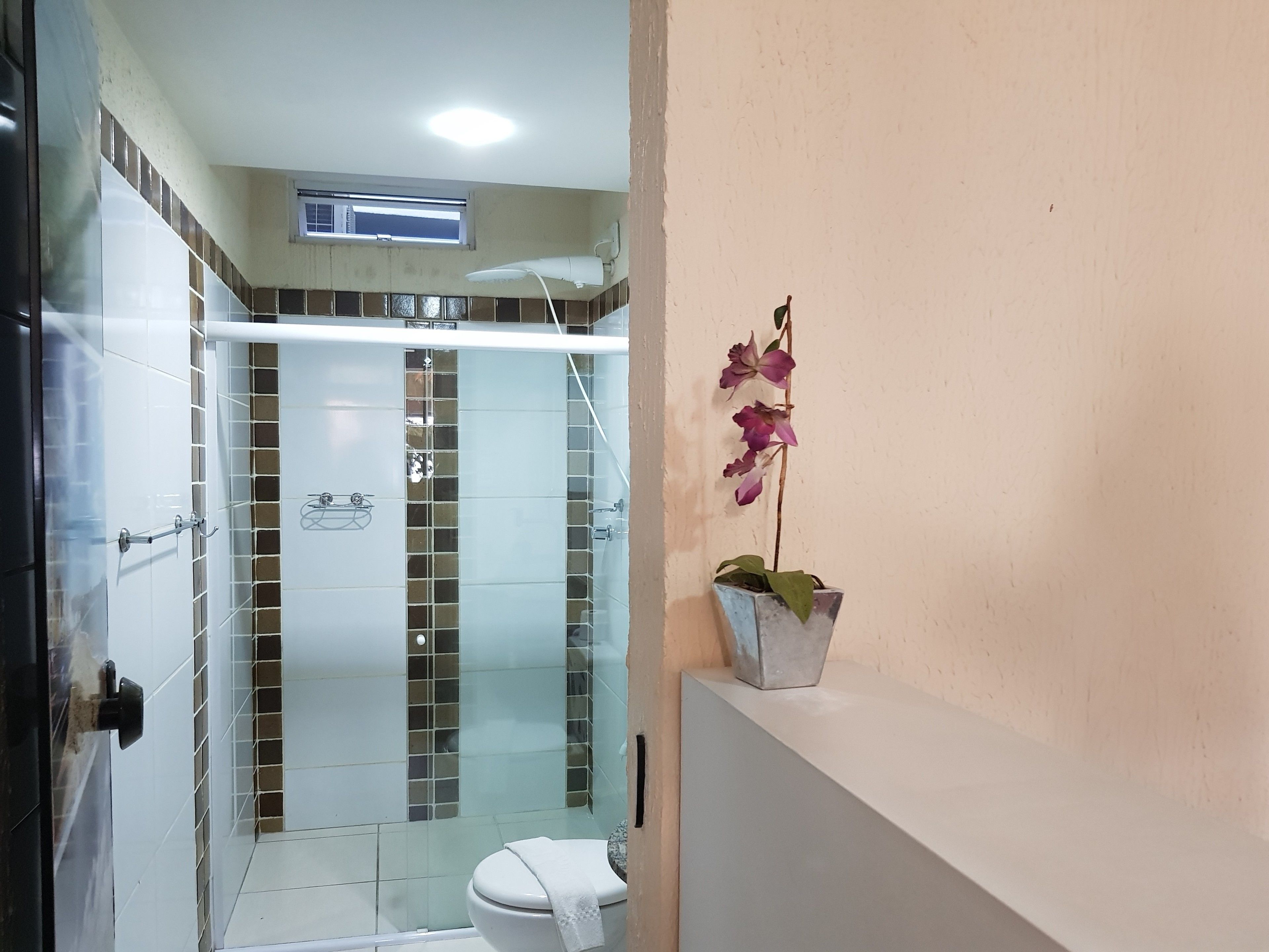 Deluxe Triple Room, 1 Bedroom, Garden View, Ground Floor | Bathroom | Shower, free toiletries, towels