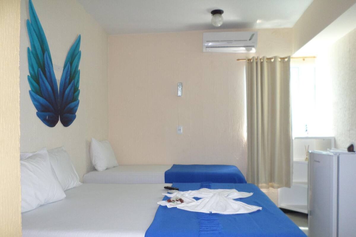 Minibar, decoración personalizada y ropa de cama 