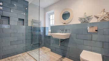 Zweibettzimmer, mit Bad | Badezimmer