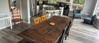 Mountain Views, Steps to BM Village, Hot Tub, BBQ.