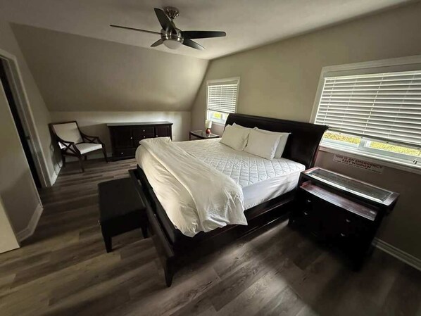 Premium chalet, 5 slaapkamers, bubbelbad, uitzicht op bergen | 6 slaapkamers, individueel gedecoreerd, individueel gemeubileerd