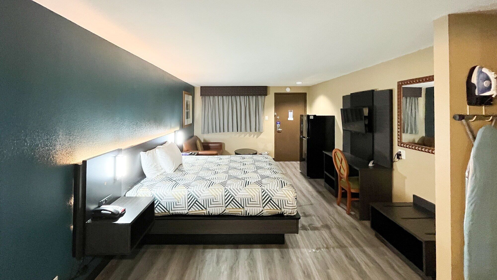 Free WiFi, bed sheets