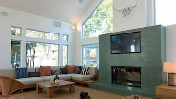 TV, DVD player