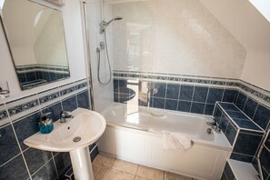 Cottage Standar, 2 kamar tidur (1 The Dairy) | Teras/patio