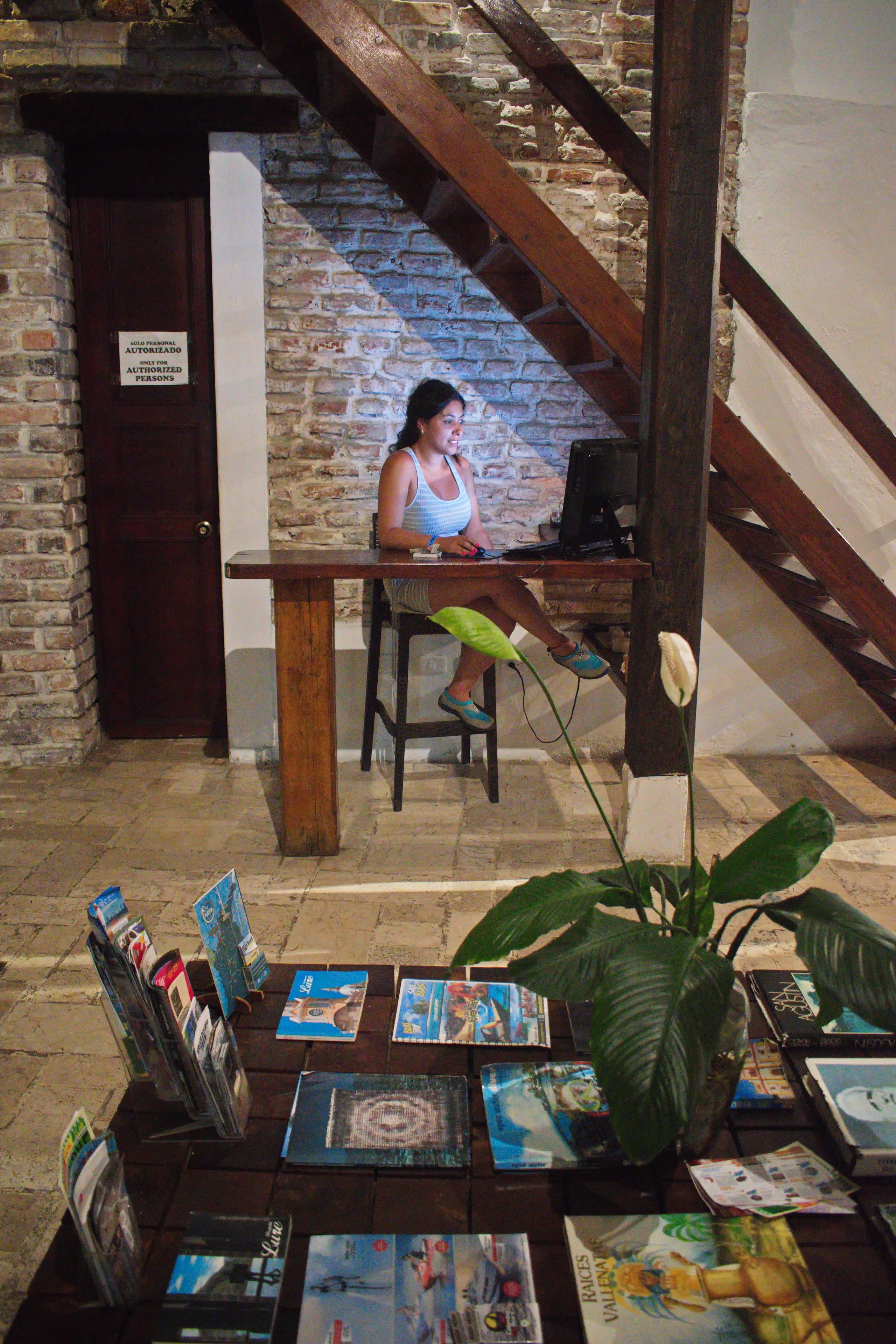 Coin salon dans le hall