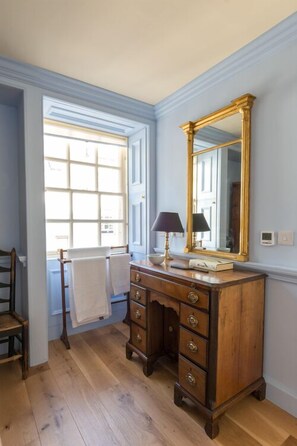 Luxury House, 3 Bedrooms | 3 bedrooms, individually decorated, individually furnished, desk - The Pavilion at Lamb's House (Edinburgh)