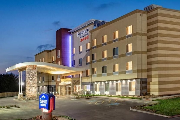 Façade de lâhĂ©bergement - soirĂ©e/nuit