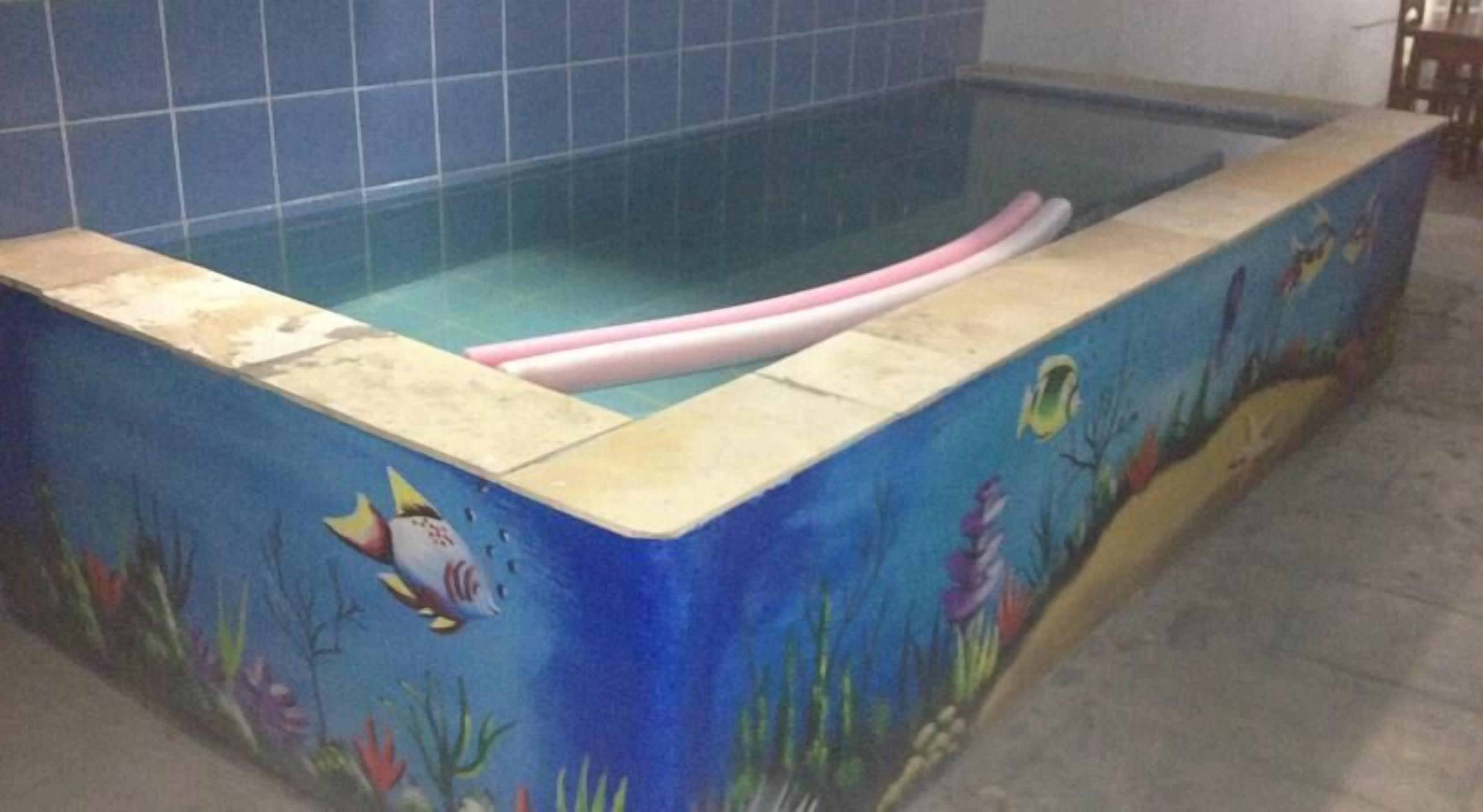 季节性开放的室外游泳池