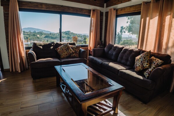 Family Cabin | Living area