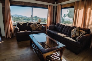 Family Cabin | Living area