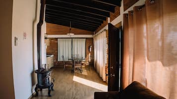 Cabana família | Edredons de pluma, frigobar, individualmente decorados