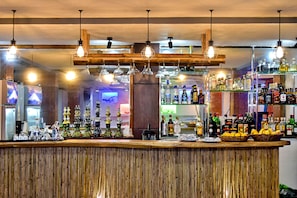 Breakfast, lunch and dinner served - Bamboo Beach Resort (Boracay Island)