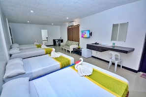 Habitación Grand | Minibar, caja de seguridad en la habitación, escritorio y wifi gratis 