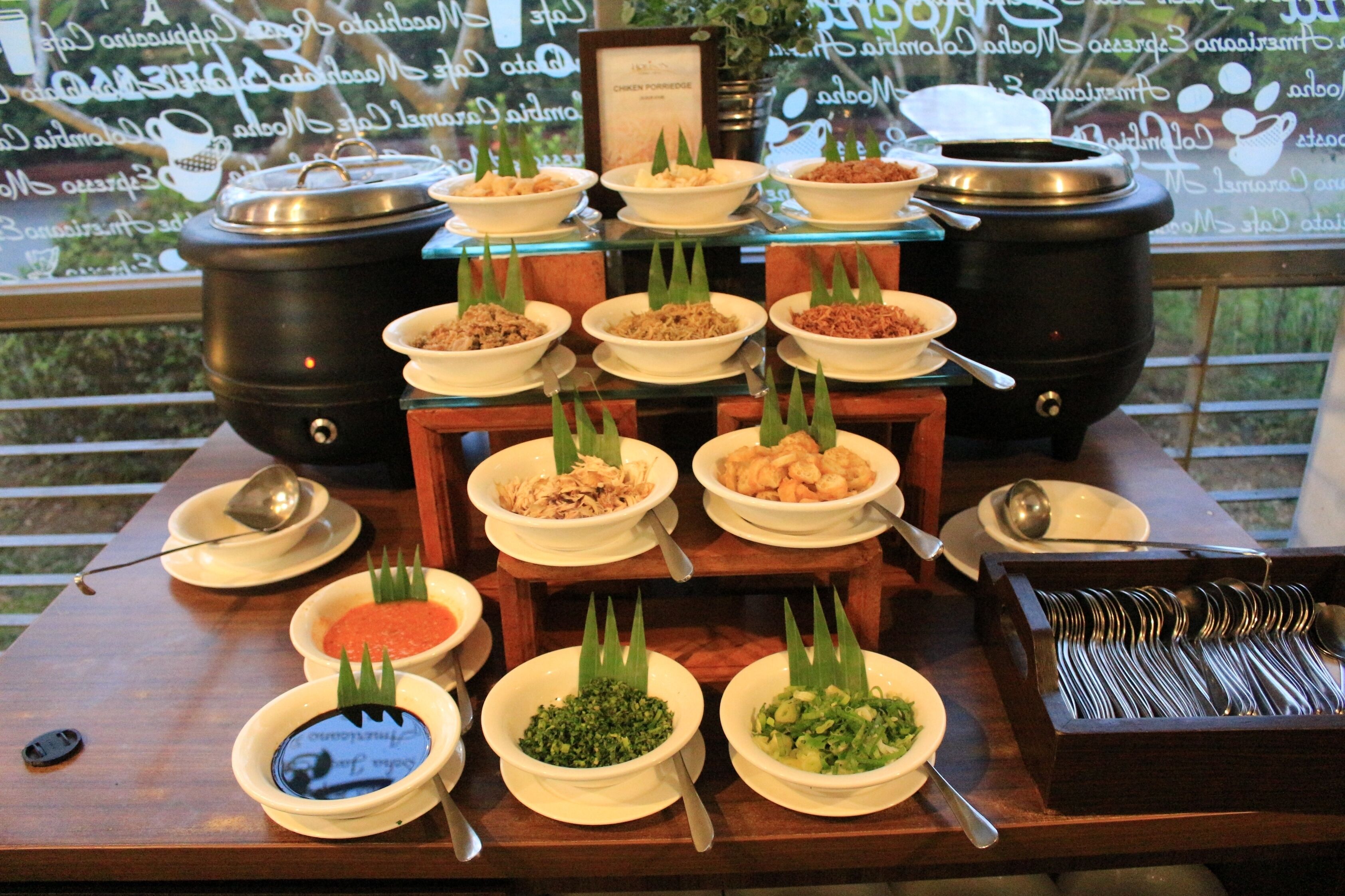 breakfast, lunch, dinner served; international cuisine