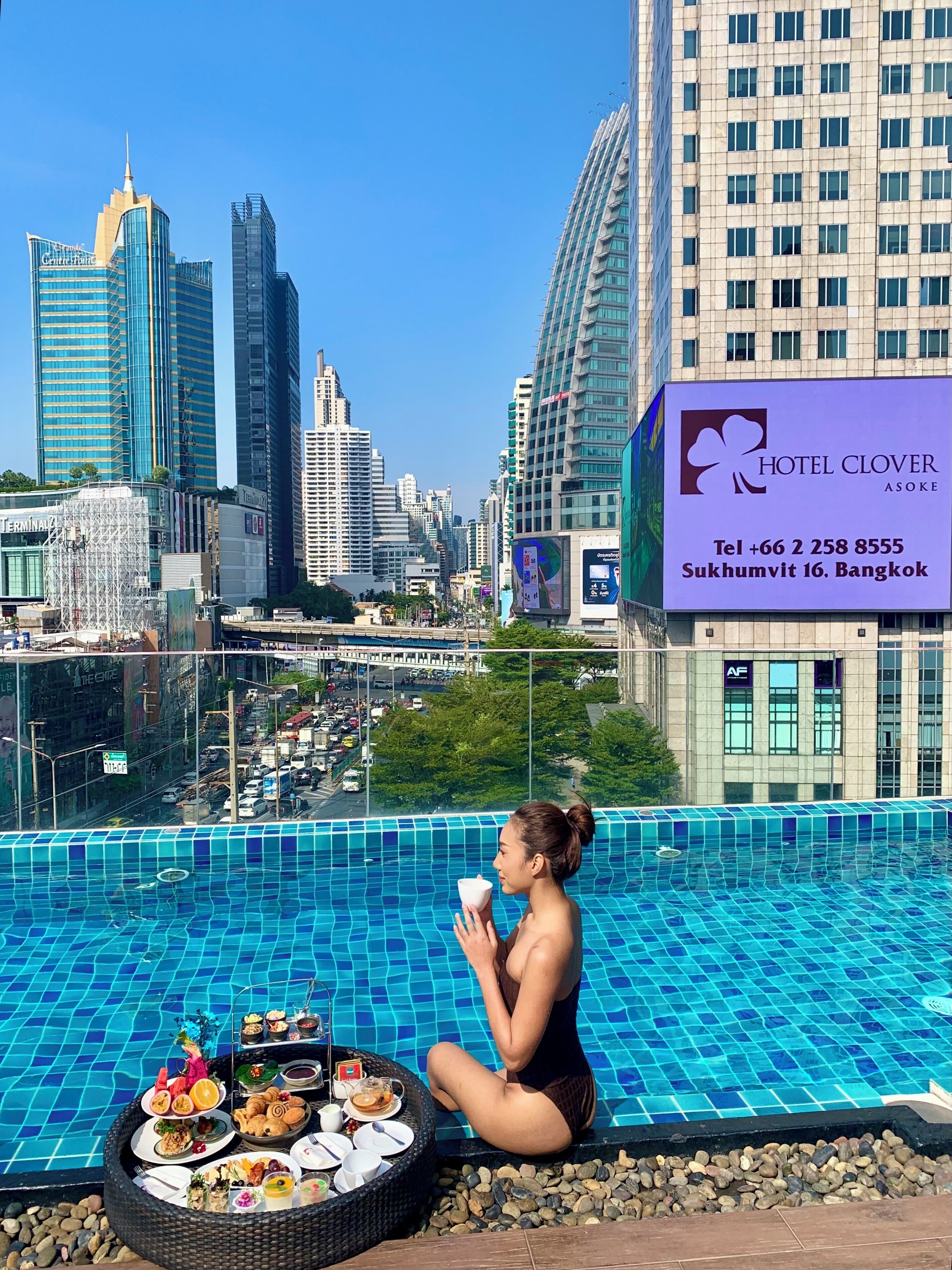 daily buffet breakfast (thb 450 per person)