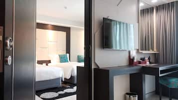 Two Bedroom Connecting | Minibar, in-room safe, desk, soundproofing