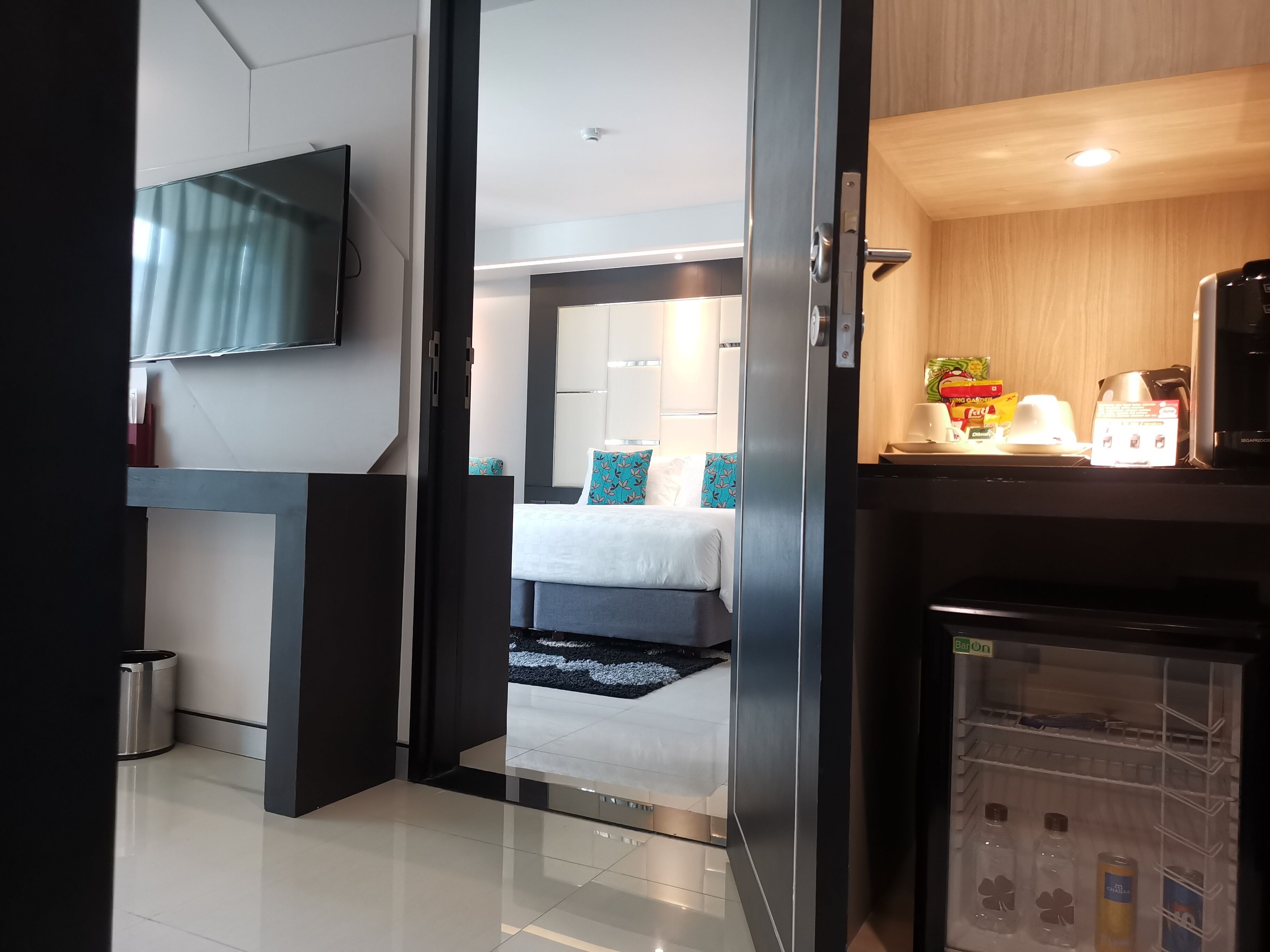 two bedroom connecting | living area | 40-inch lcd tv with cable channels, tv