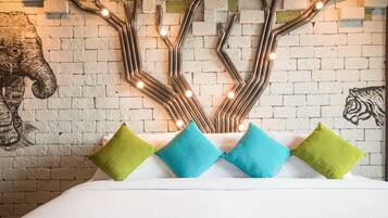 Premier Deluxe City View | Premium bedding, minibar, in-room safe, desk