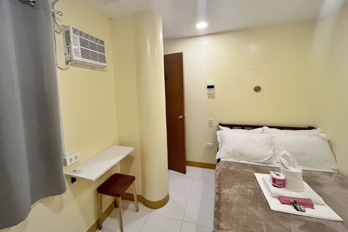 Economy Double Room (With Fan) | Peralatan tempat tidur premium, Wi-fi percuma, cadar katil