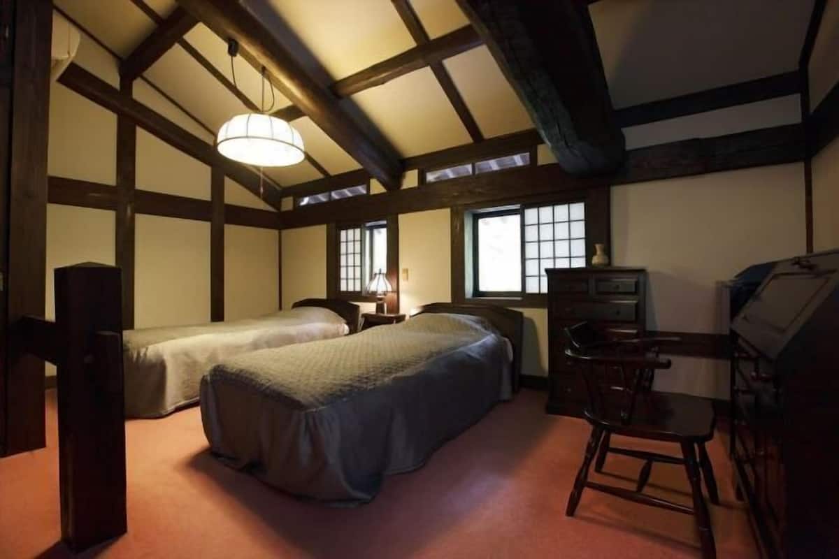 Premium bedding, in-room safe, individually decorated, bed sheets