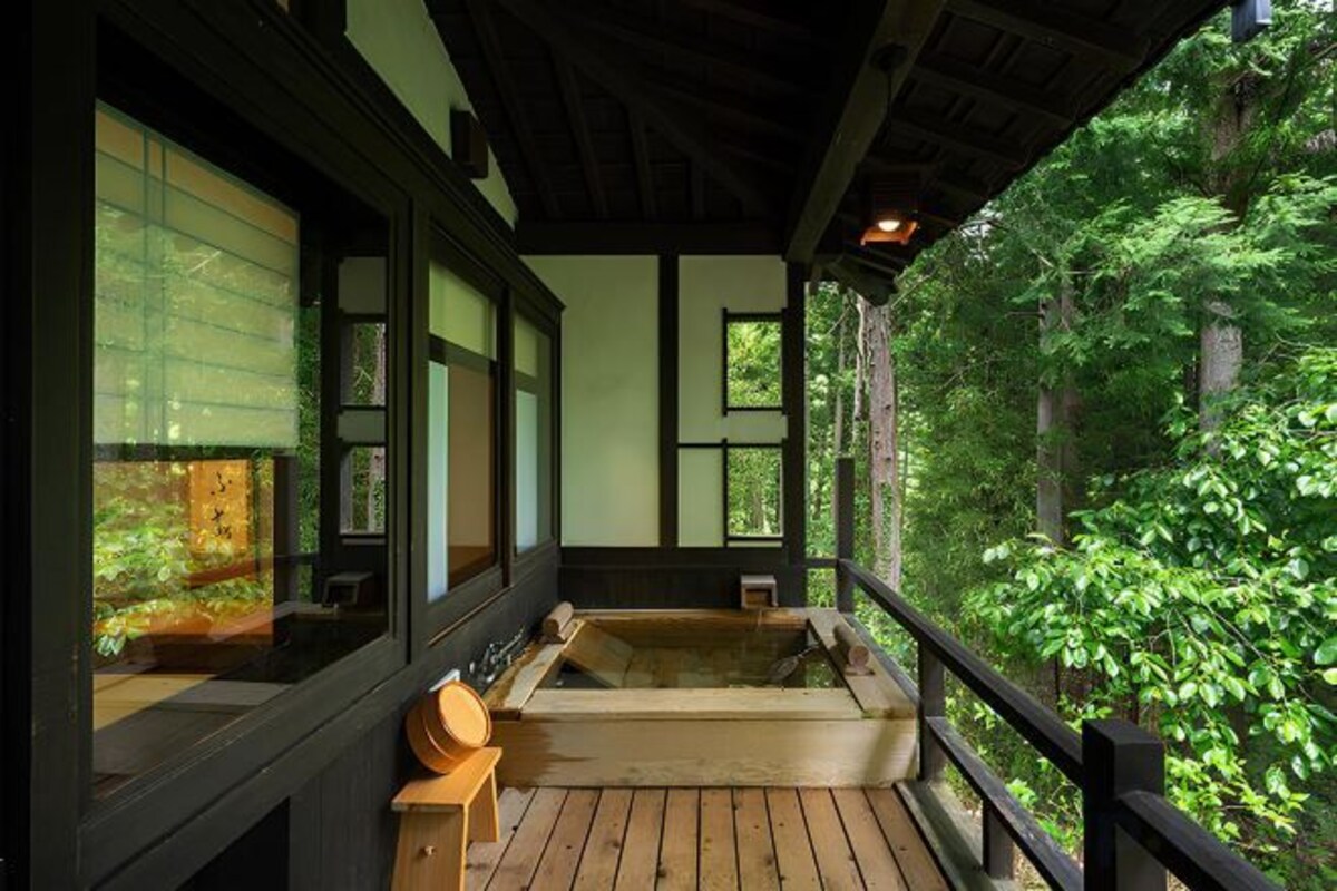 Japanese-Style Suite With Open-Air Bath （HANAIKADA/WABISUKE）