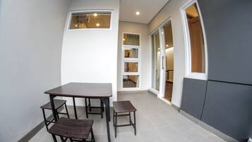 Villa, 4 Bedrooms | In-room dining