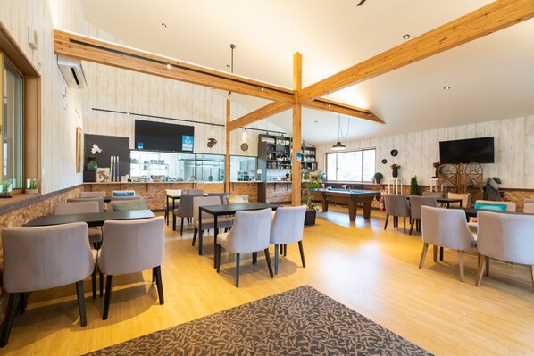 4 restaurants, spécialités Cuisine à base de pizza