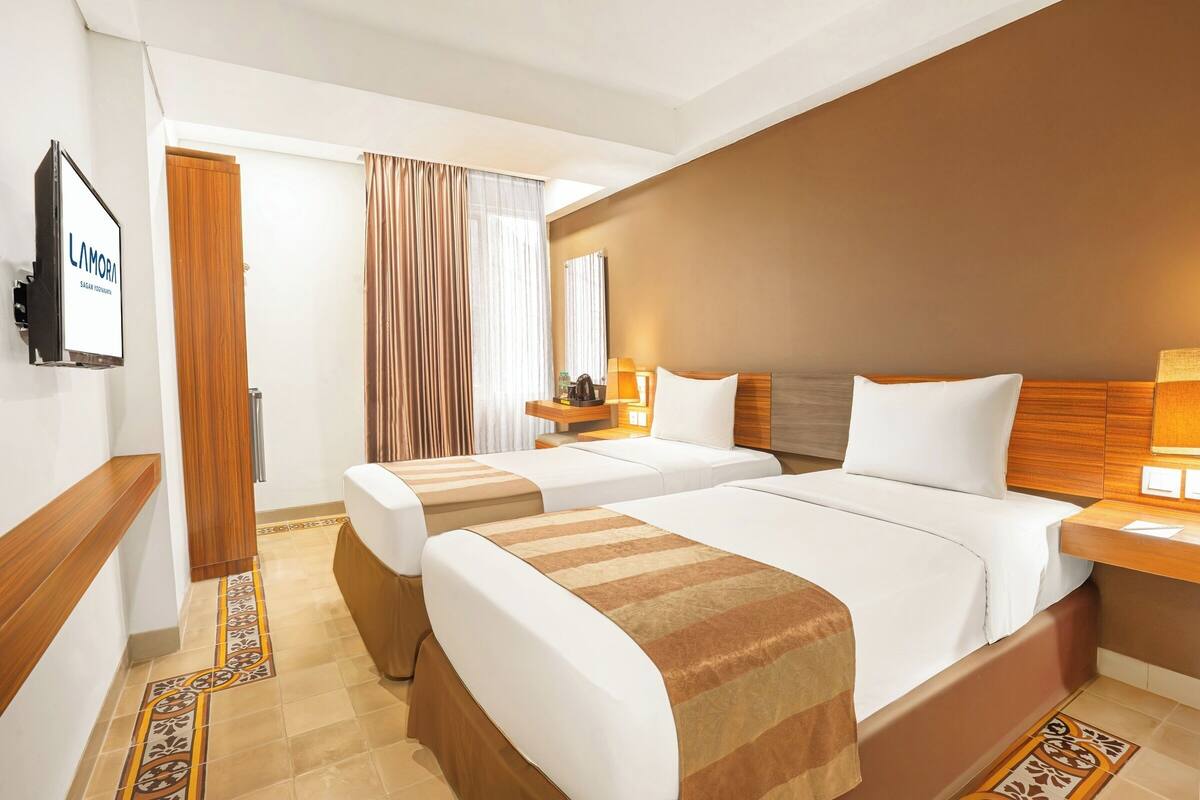 1 bedroom, premium bedding, free WiFi, bed sheets
