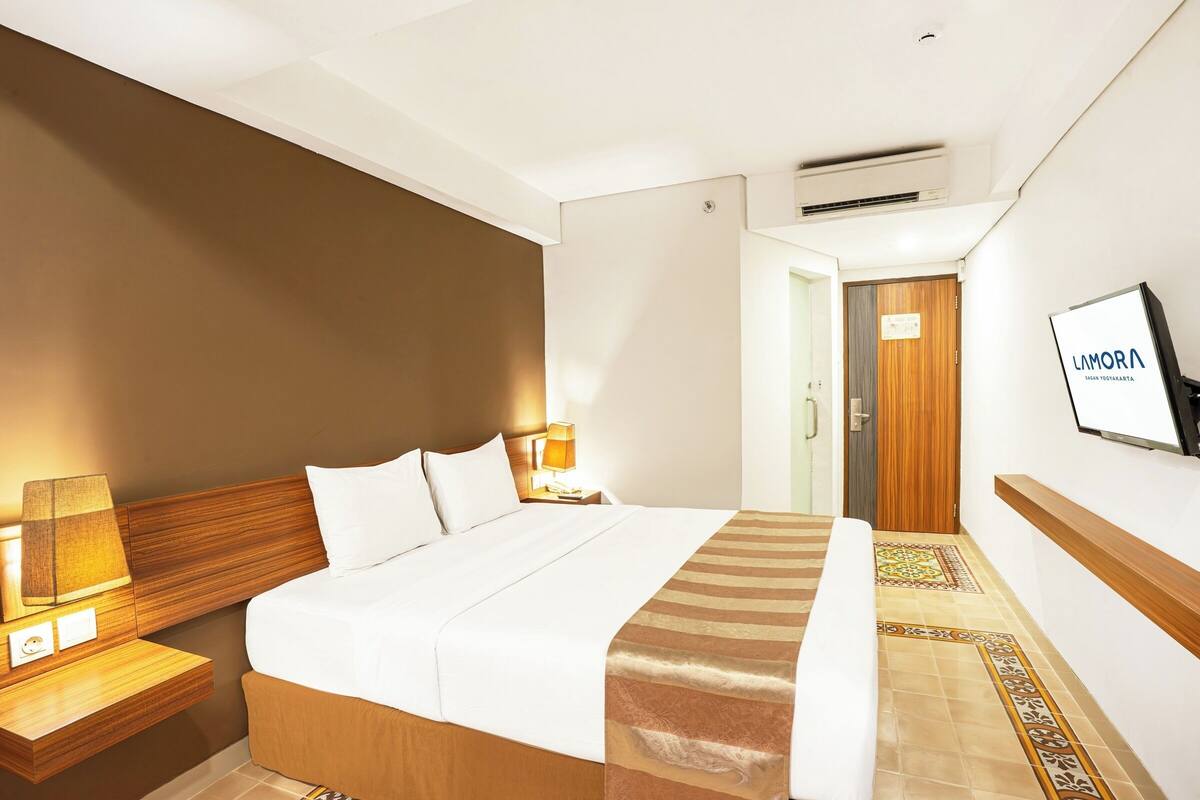 1 bedroom, premium bedding, free WiFi, bed sheets