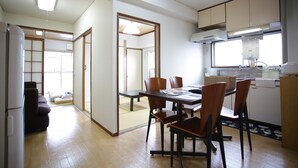 아파트 (410, see email for self check in) | 객실 내 식사 공간