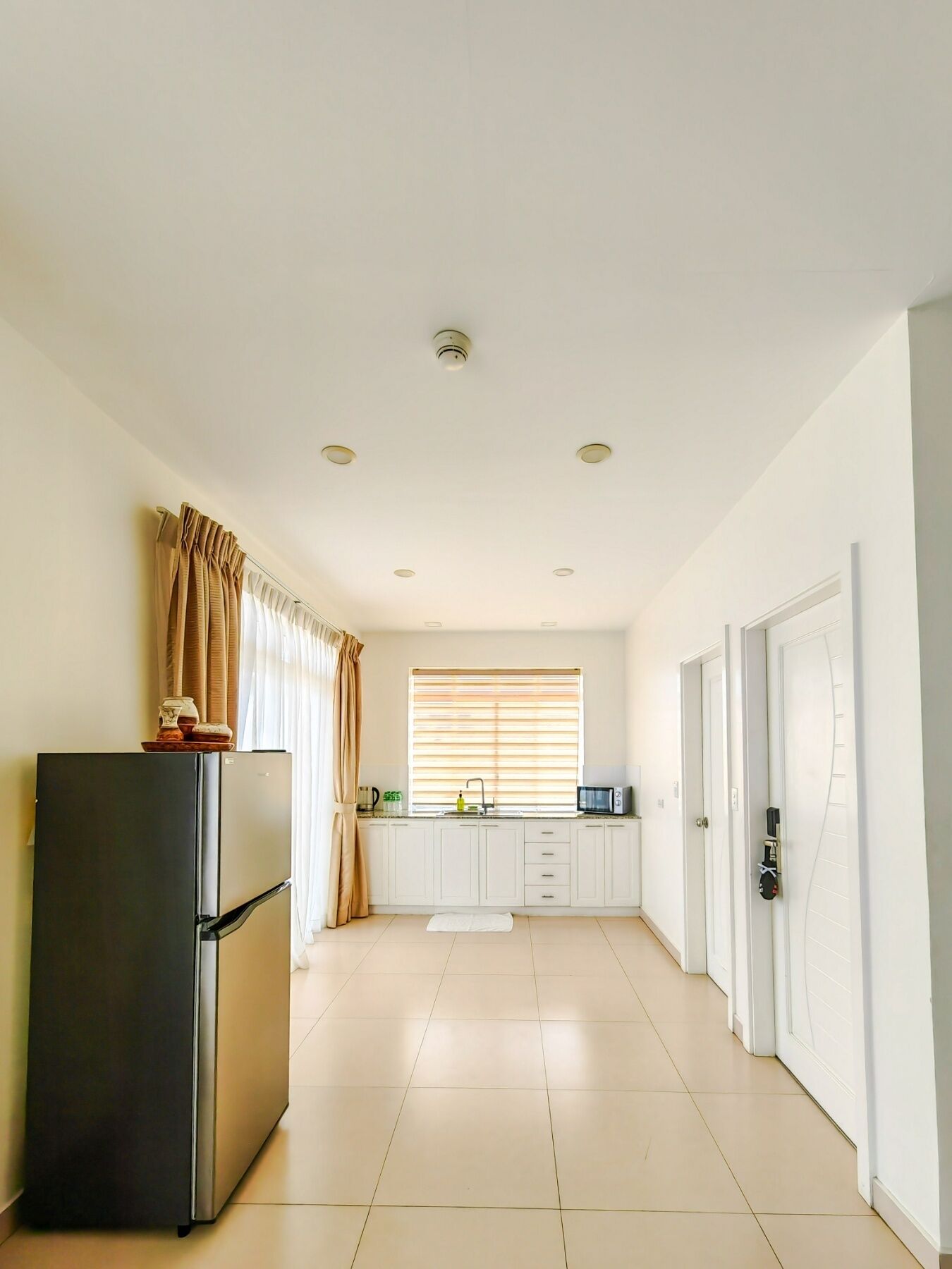 executive suite, 3 bedrooms, non smoking | microwave