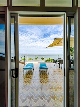 Executive Suite, 3 Bedrooms | Beach/ocean view