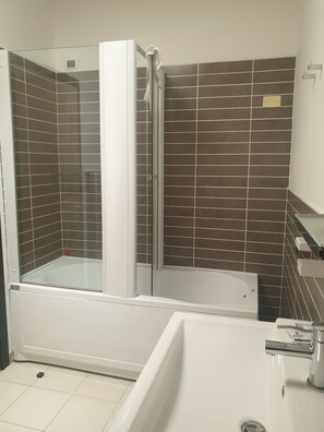 Deluxe Villa, Ocean View | Bathroom