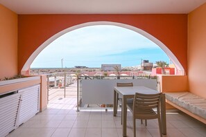 Apartamento superior | Vista para praia/oceano
