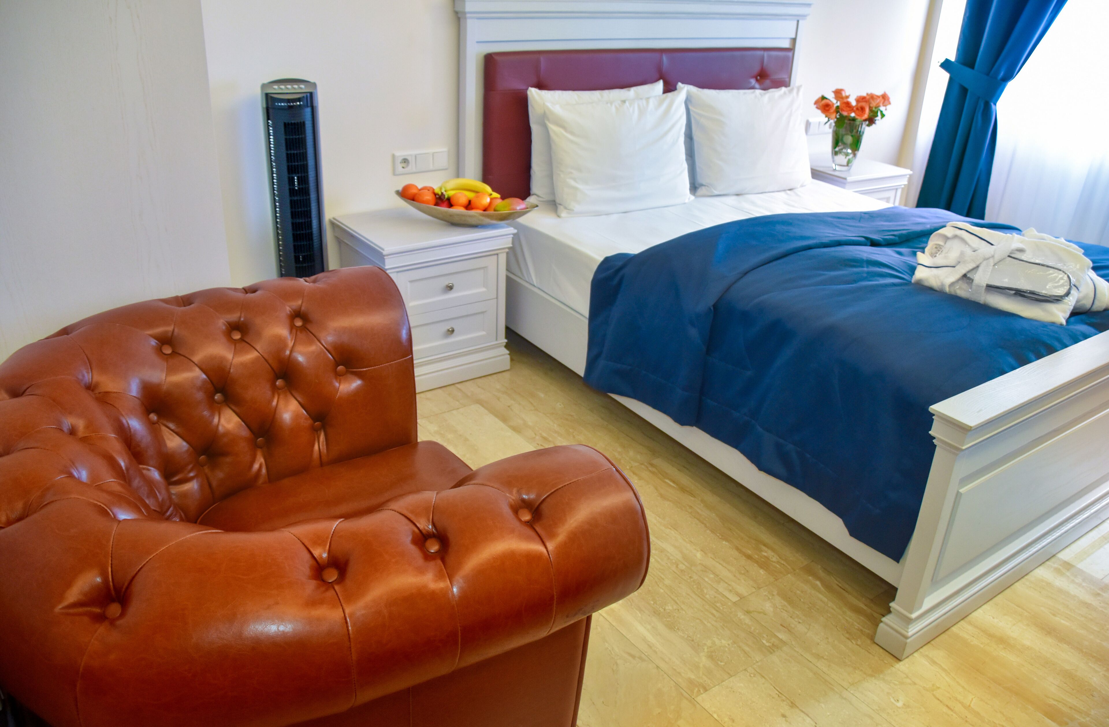 flat-screen tv, heated floors