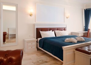 Literie hypoallergénique, minibar, coffres-forts dans les chambres
