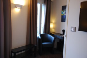 Comfort Double Room | Desk, soundproofing, free cribs/infant beds, free WiFi