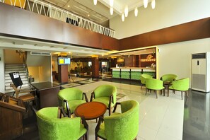 Reception - Hotel Grasia Semarang (Semarang)