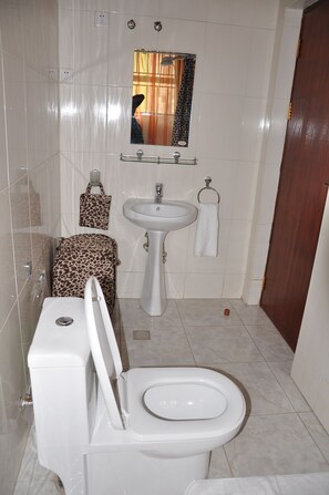 Suihku, ilmaiset hygieniatuotteet