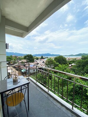 Deluxe Room | Balcony view - Coron Vista Lodge (Coron)