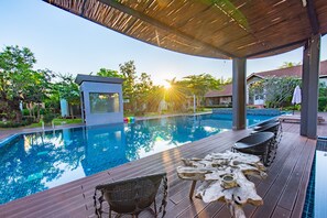 Outdoor pool - Corner Spa Resort (Hang Dong)