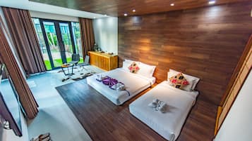 Triple Superior Room | Minibar, in-room safe, desk, free WiFi