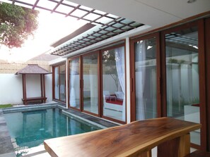 Luxury Villa, 1 Bedroom, Private Pool, Pool View | Private kitchen - HK Villa Bali (Legian)