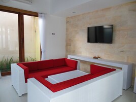 Luxury Villa, 1 Bedroom, Private Pool, Pool View | Interior