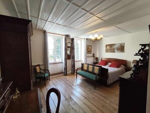 Comfort-Vierbettzimmer, mit Bad (La Grenouille Grise)