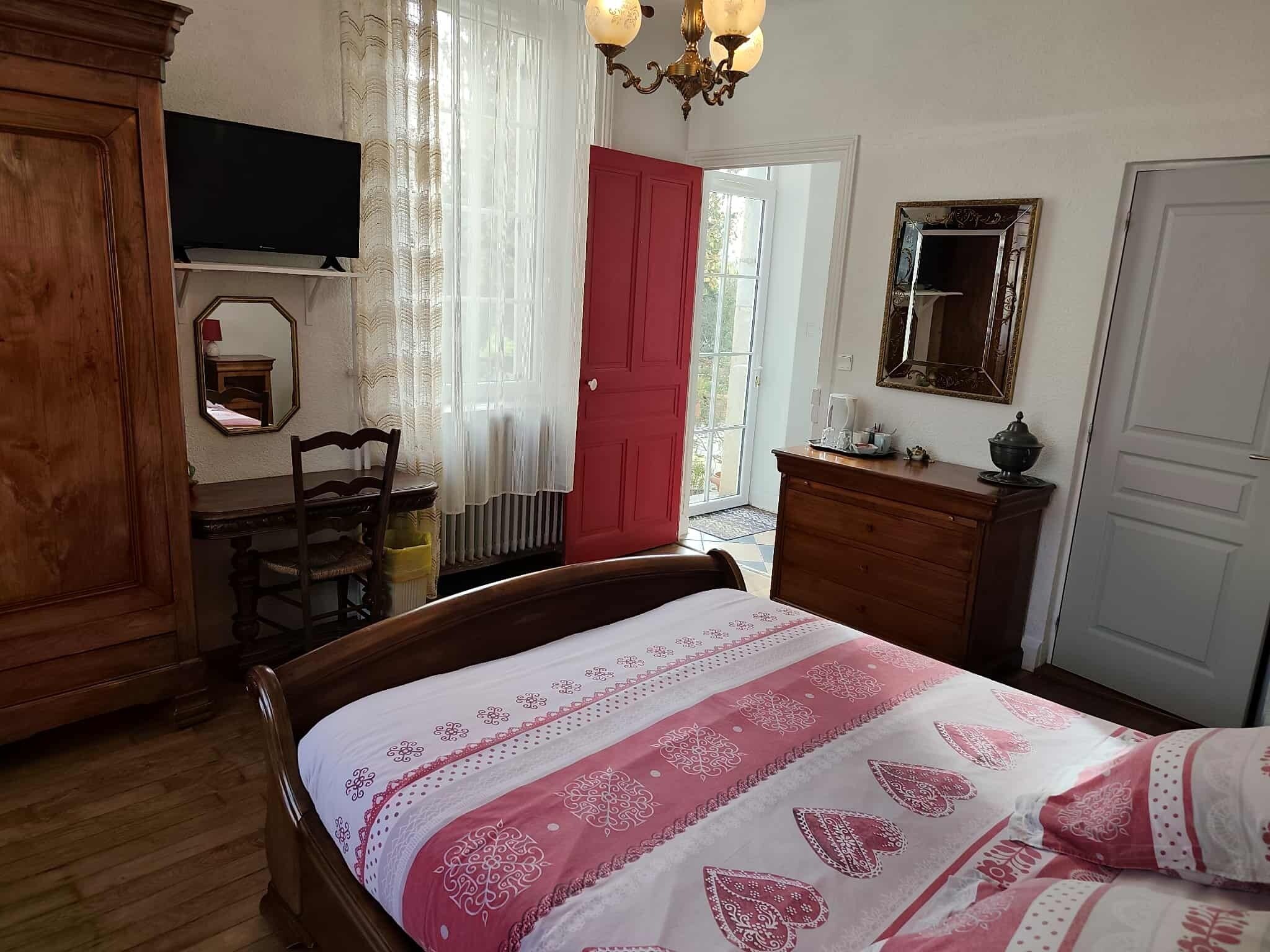 舒适双人房, 独立浴室, 花园景观 (La Grenouille Verte) | 埃及棉床单、高档床上用品、羽绒被、Select Comfort 床