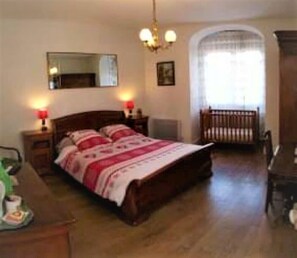 Comfort Double Room, Ensuite, Garden View (La Grenouille Verte)